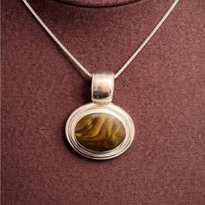 Vintage Sterling Silver Tiger’s Eye Pendant Necklace